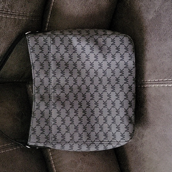 Purse - Picture 3 of 7